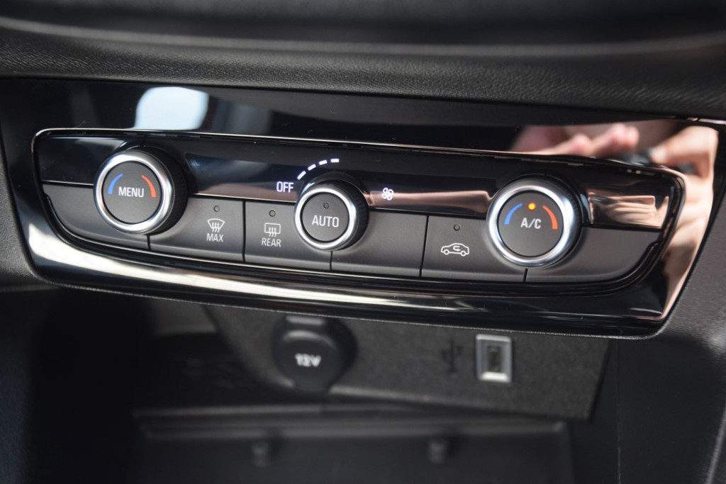 Opel Corsa (JFB78K) met abonnement