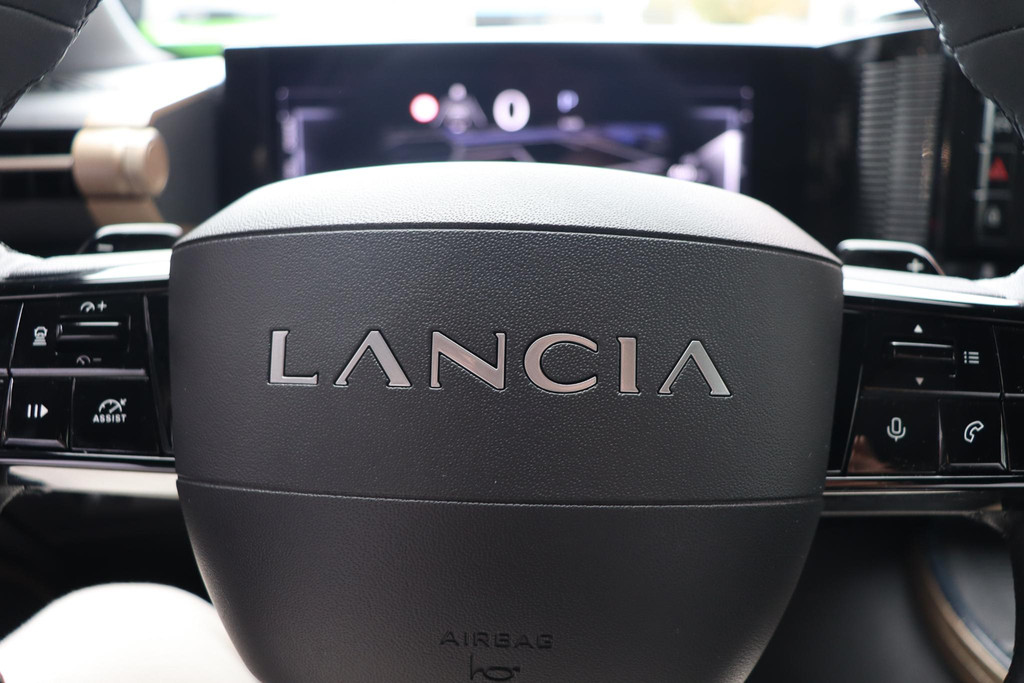 Lancia Ypsilon (GRL16P) met abonnement