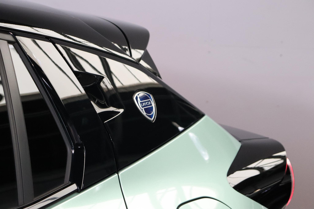 Lancia Ypsilon (GRL16P) met abonnement