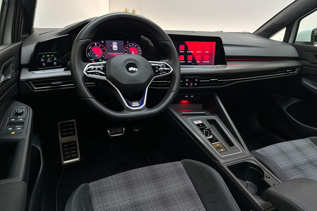 Volkswagen Golf GTE (JFP29N) met abonnement