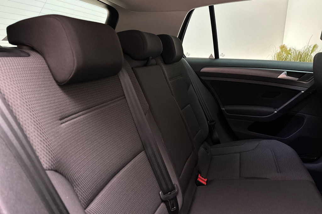 Volkswagen e-Golf (J228HX) met abonnement