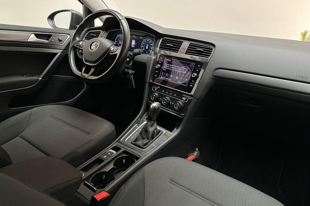 Volkswagen e-Golf (J228HX) met abonnement