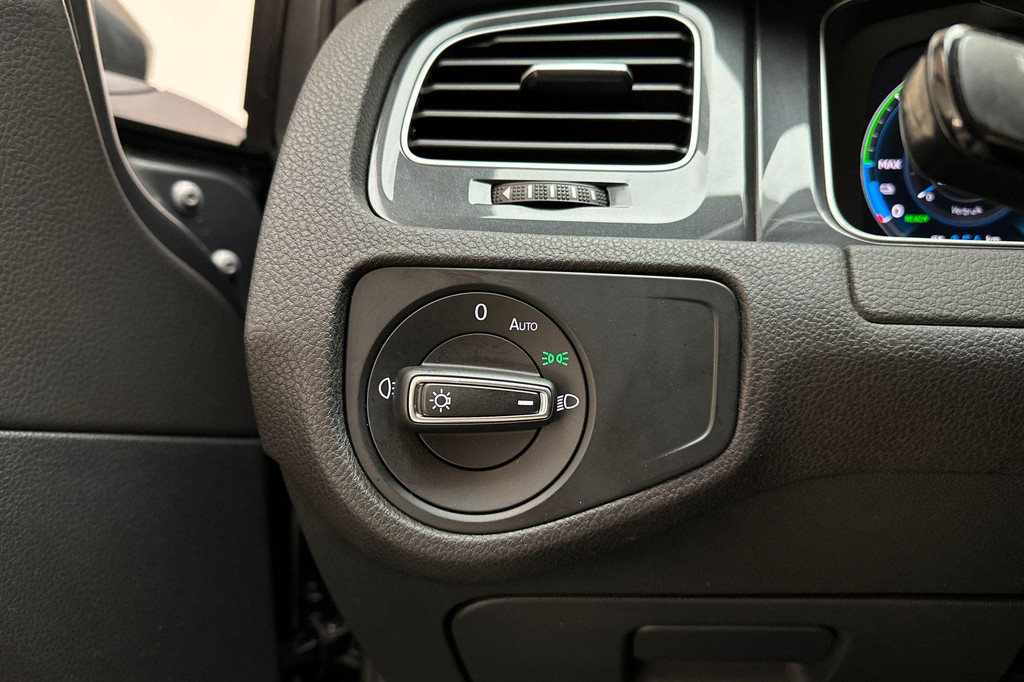 Volkswagen e-Golf (J228HX) met abonnement