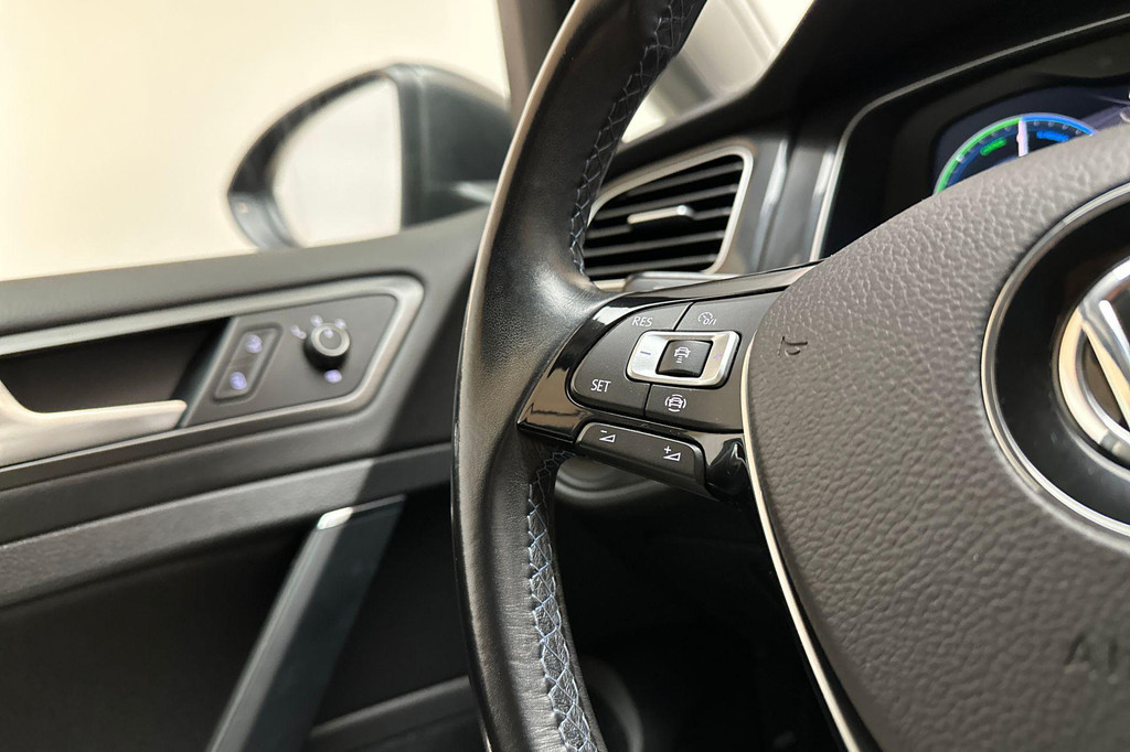 Volkswagen e-Golf (J228HX) met abonnement