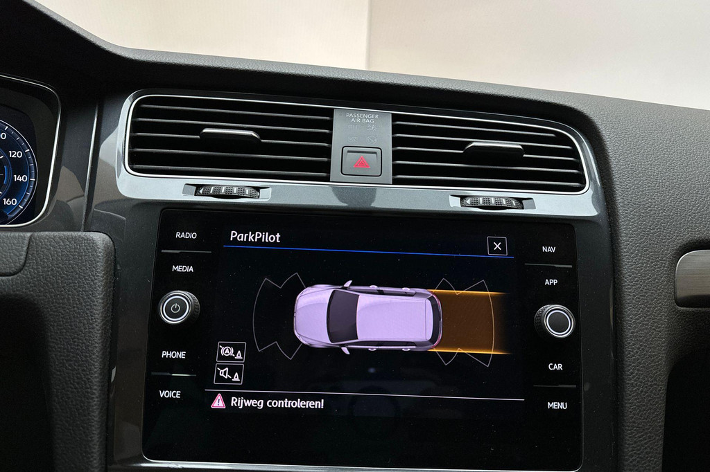 Volkswagen e-Golf (J228HX) met abonnement