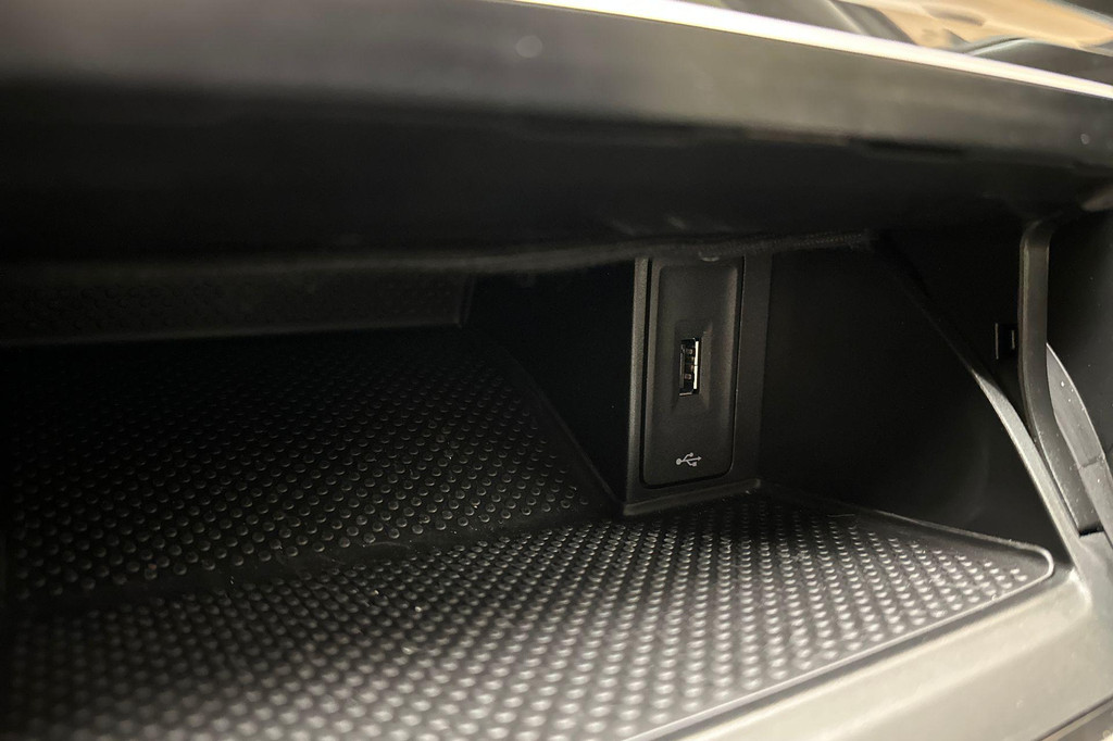 Volkswagen e-Golf (J228HX) met abonnement