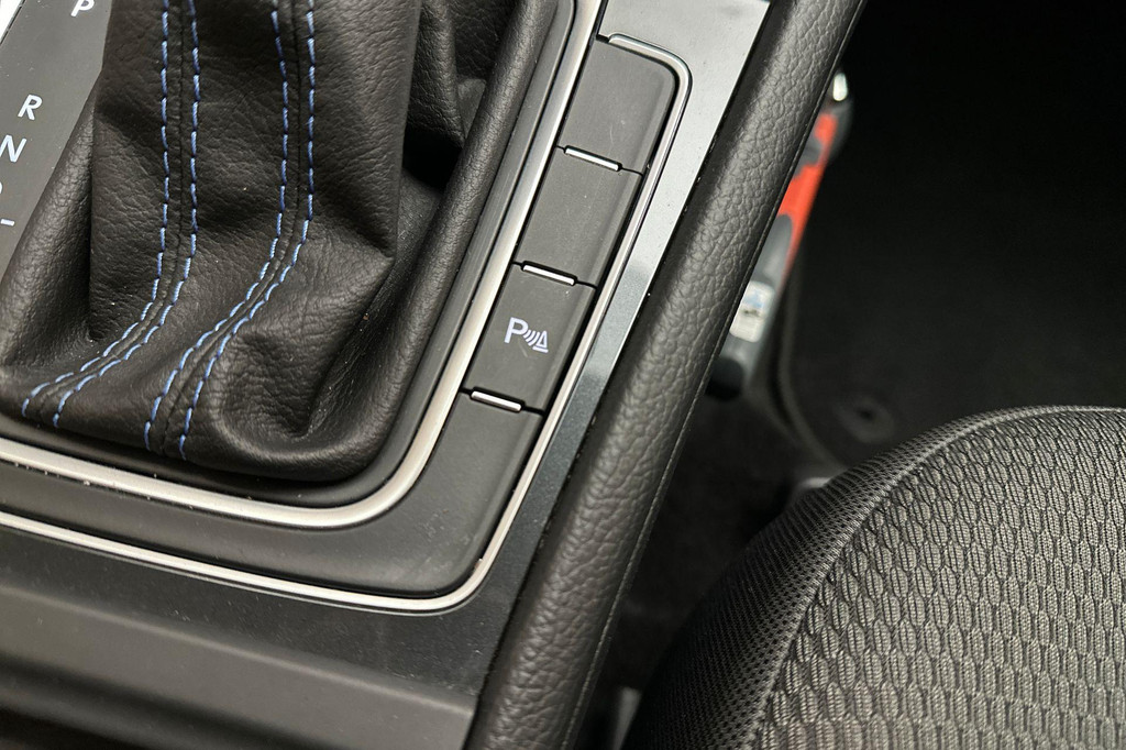 Volkswagen e-Golf (J228HX) met abonnement