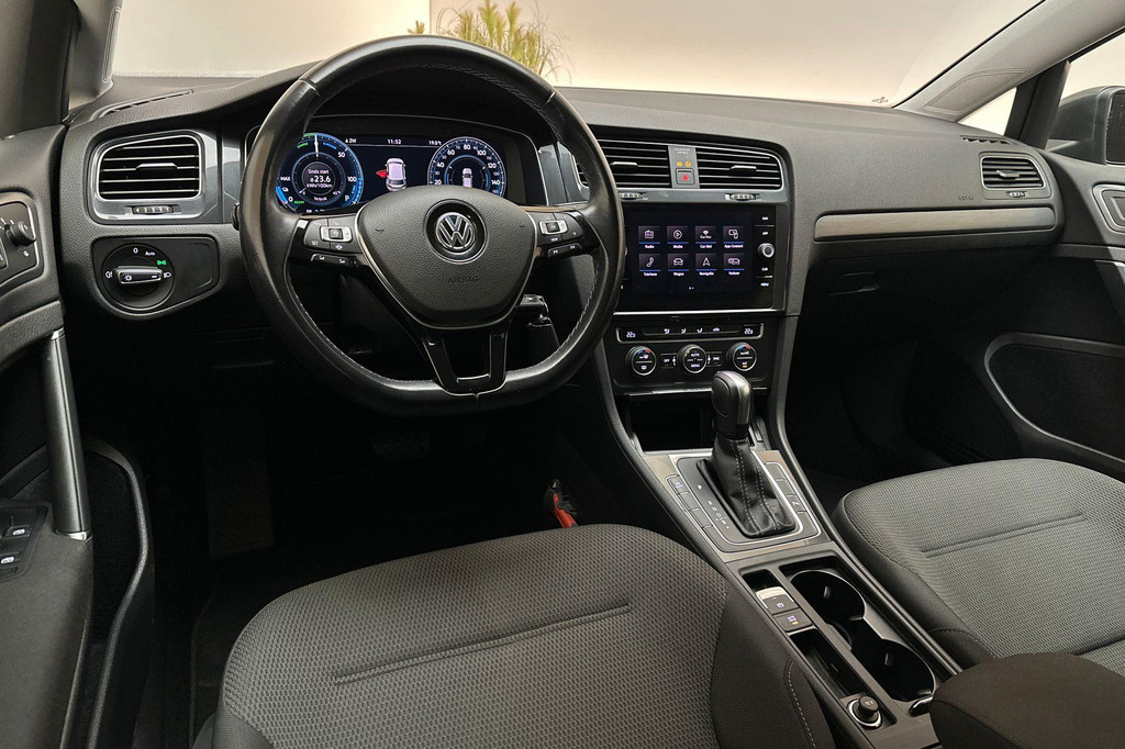 Volkswagen e-Golf (J228HX) met abonnement