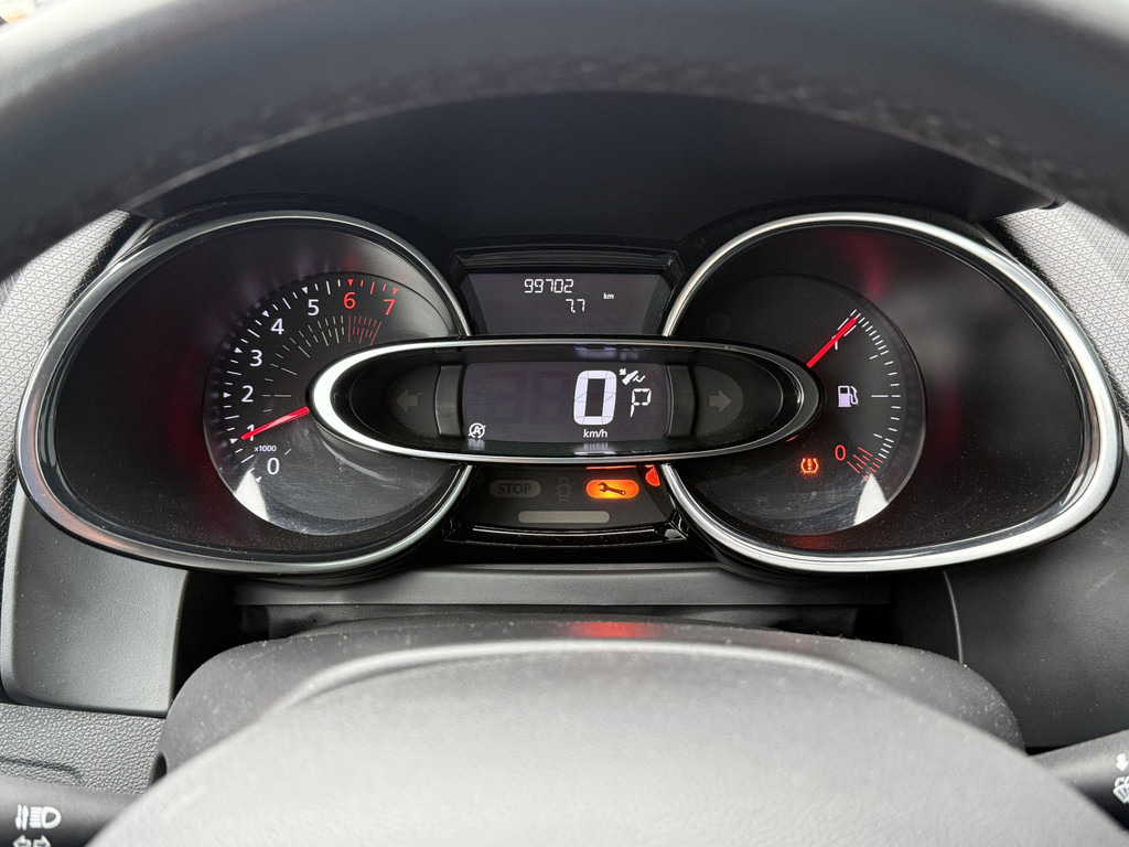 Renault Clio (H887JT) met abonnement