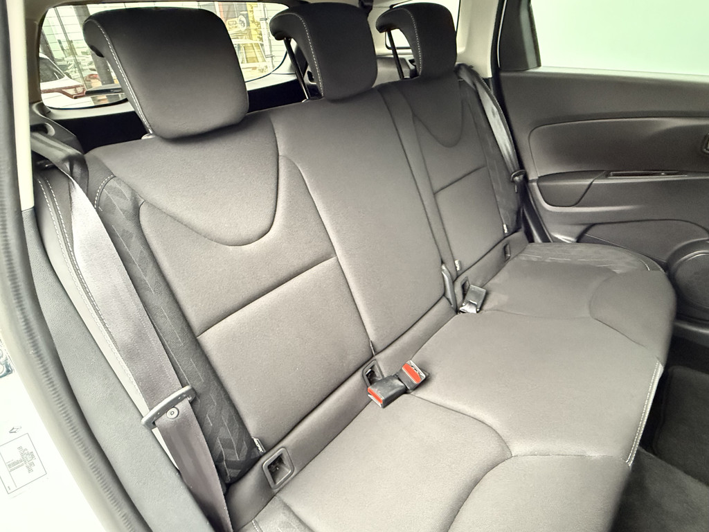 Renault Clio (H887JT) met abonnement