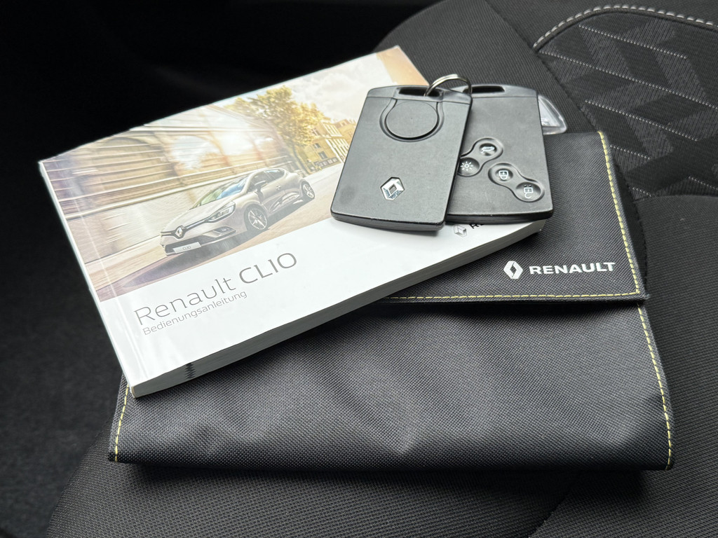 Renault Clio (H887JT) met abonnement