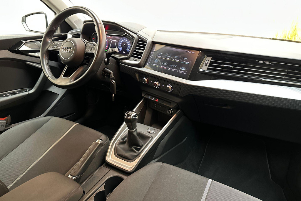 Audi A1 (J118HL) met abonnement