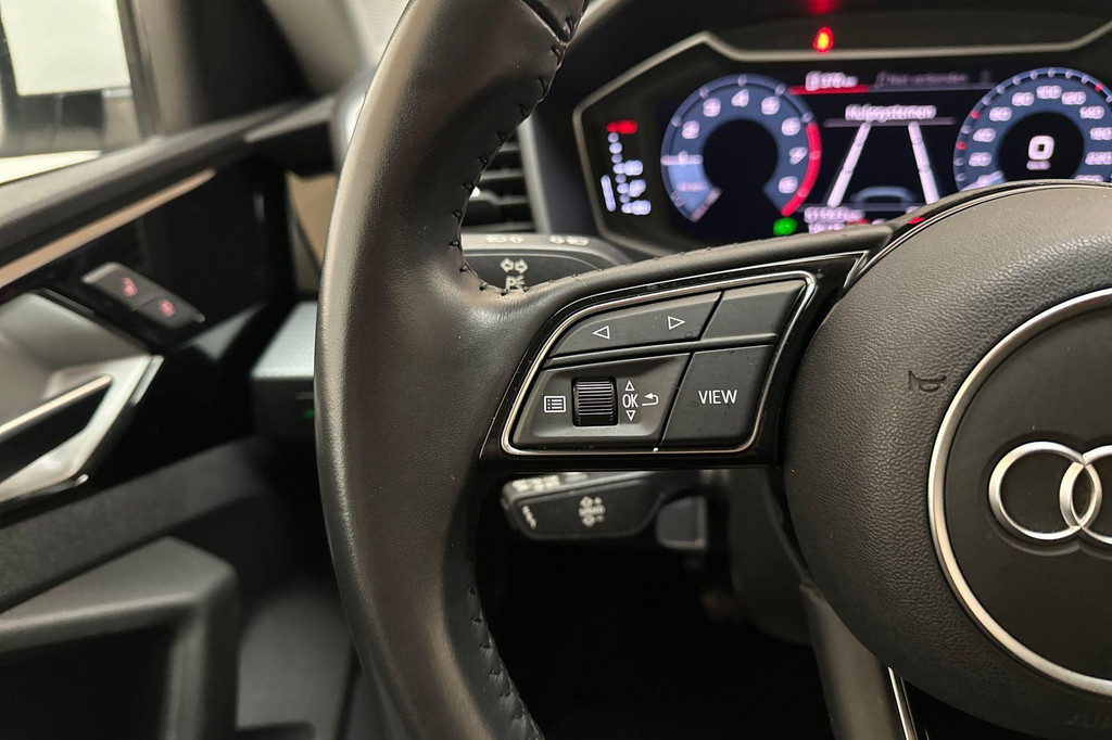 Audi A1 (J118HL) met abonnement