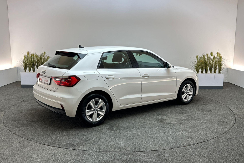 Audi A1 (J118HL) met abonnement