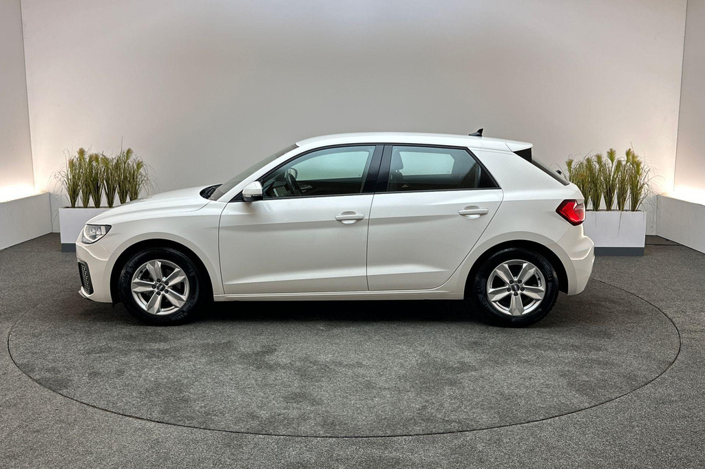 Audi A1 (J118HL) met abonnement