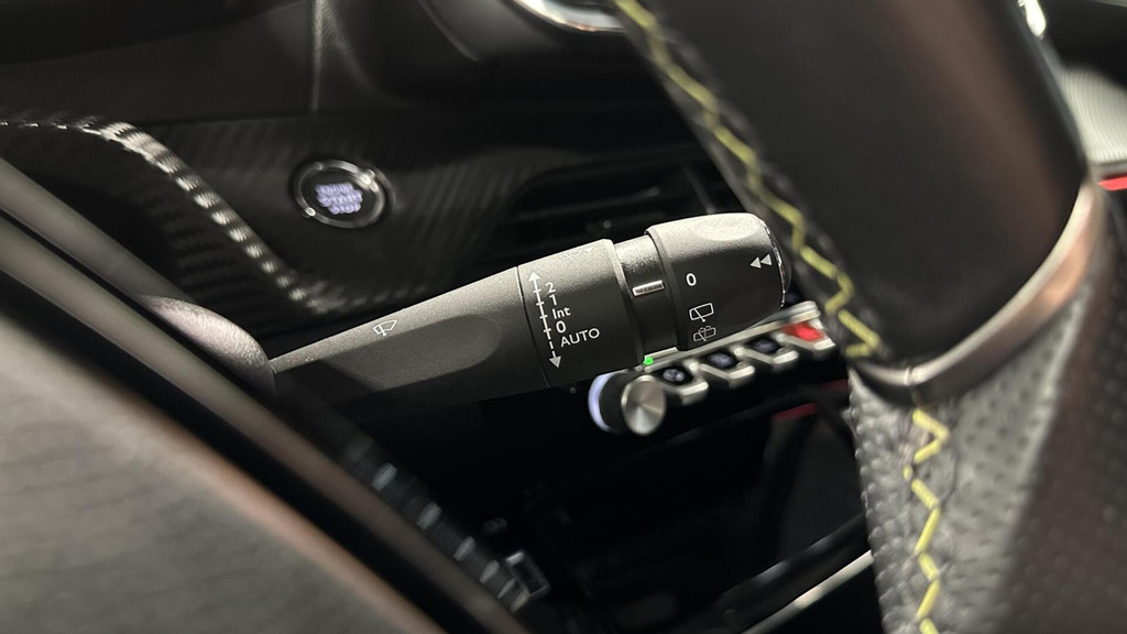 Peugeot 208 (L305XG) met abonnement