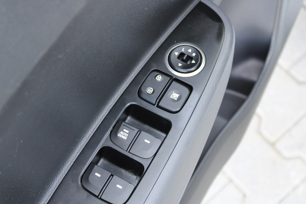 Hyundai i10 (ZH021Z) met abonnement