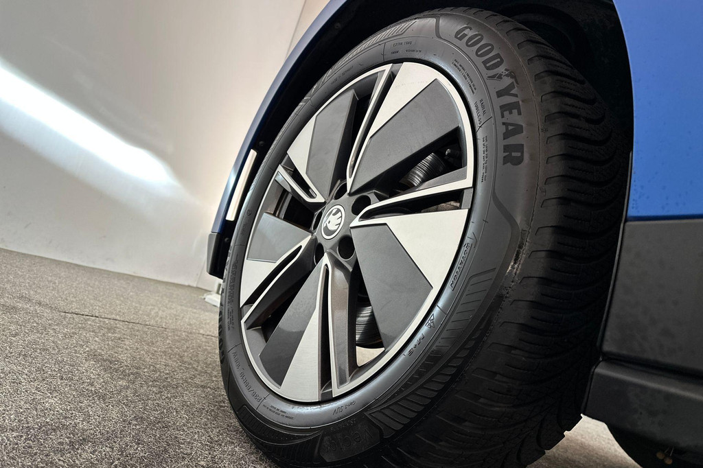 ŠKODA ENYAQ iV (S996NG) met abonnement