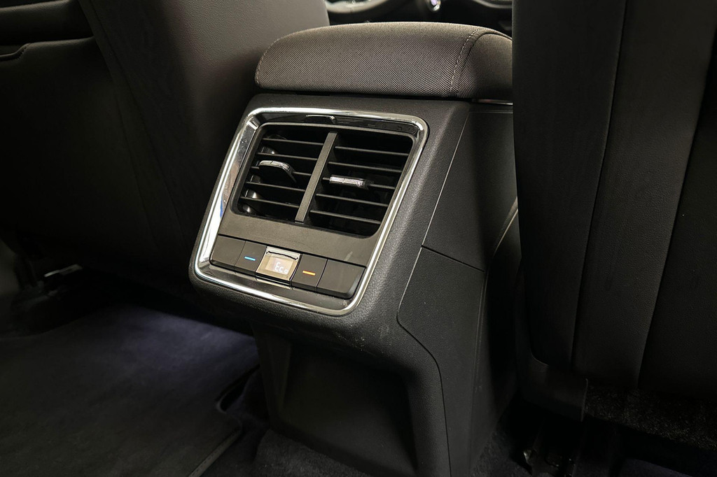 ŠKODA ENYAQ iV (S996NG) met abonnement