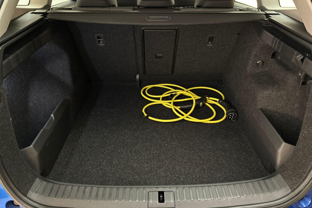 ŠKODA ENYAQ iV (S996NG) met abonnement