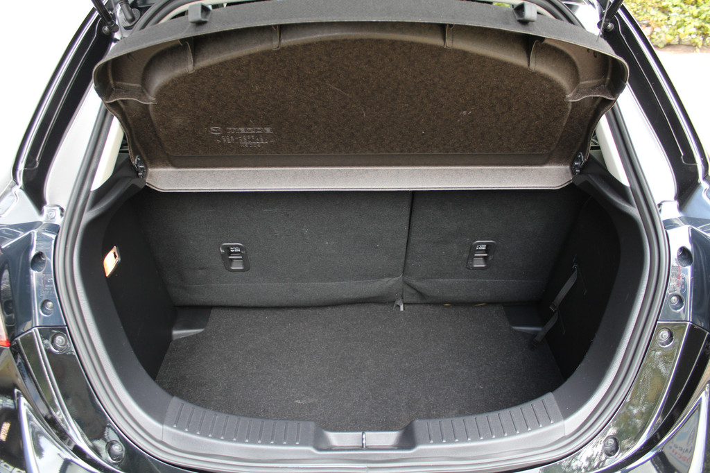 Mazda 2 (JGF49V) met abonnement