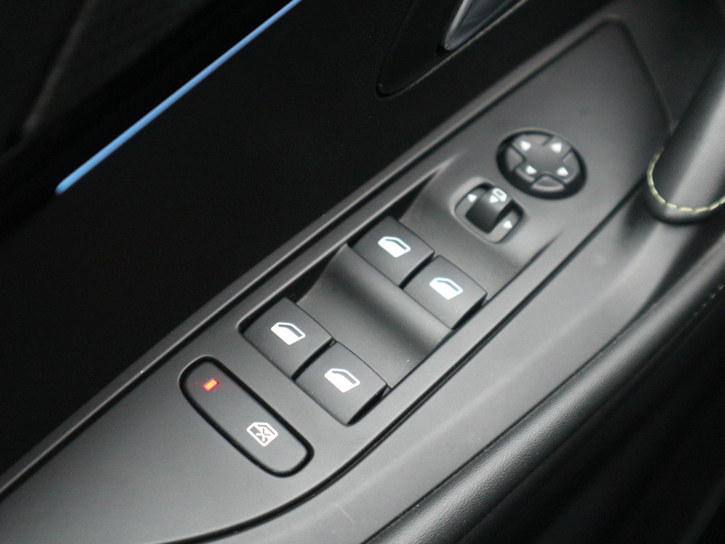 Peugeot 208 (L849PH) met abonnement