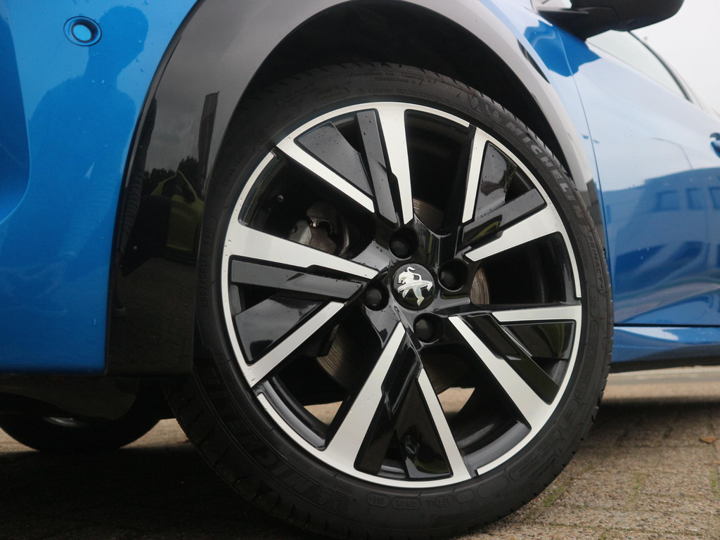 Peugeot 208 (L849PH) met abonnement