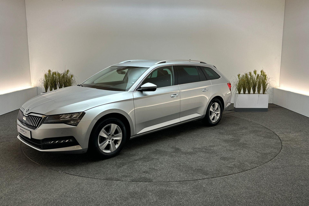 ŠKODA Superb (T718RK) met abonnement