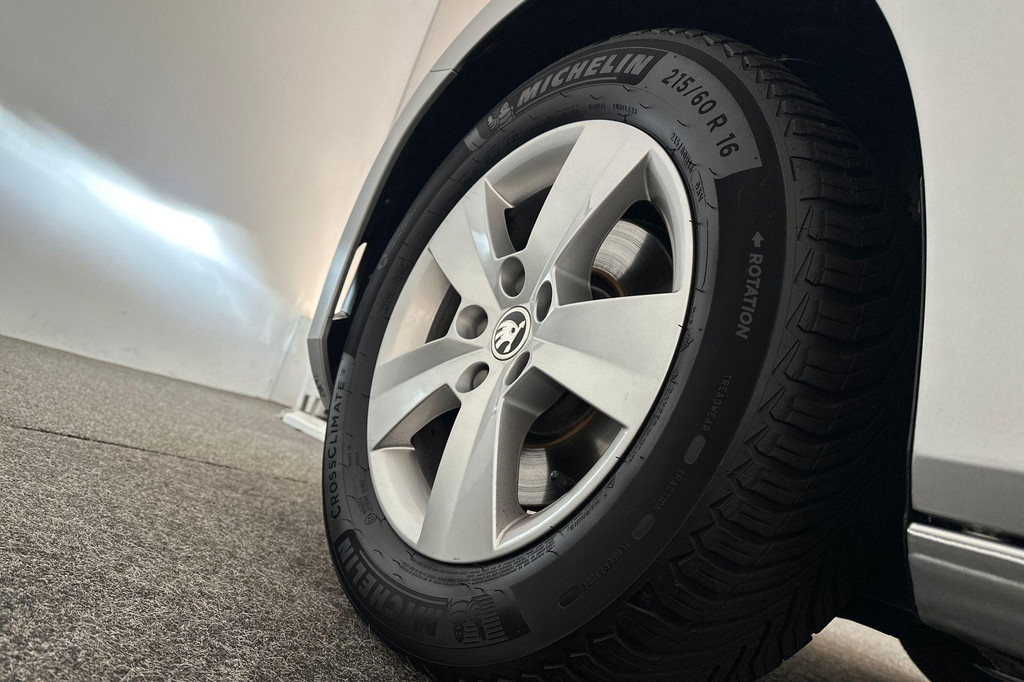 ŠKODA Superb (T718RK) met abonnement