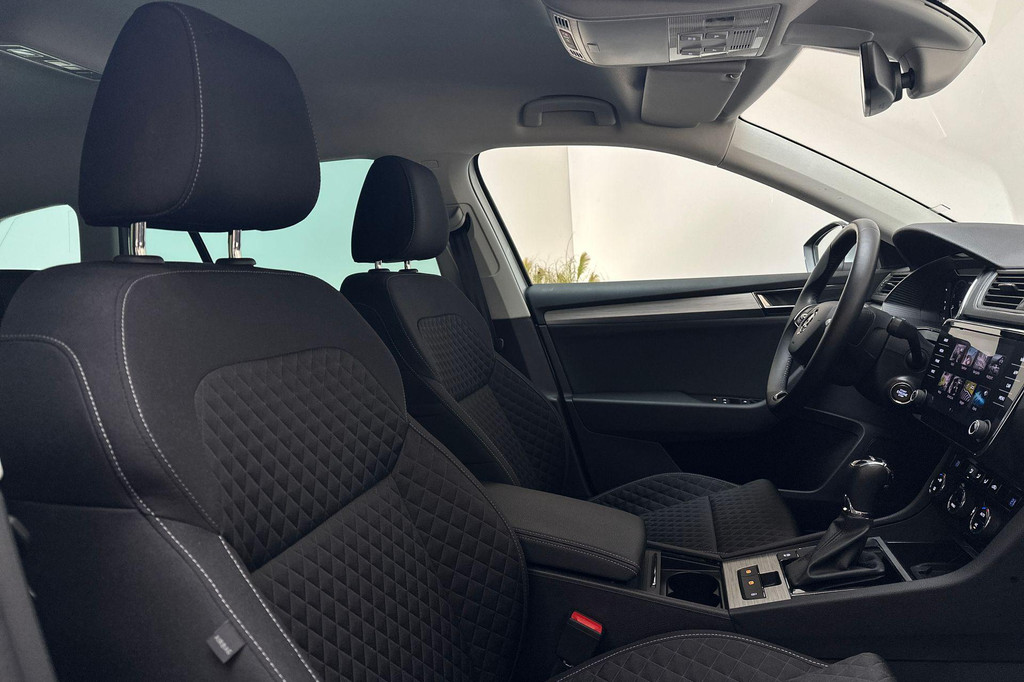 ŠKODA Superb (T718RK) met abonnement