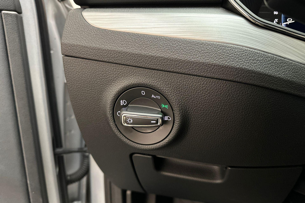 ŠKODA Superb (T718RK) met abonnement