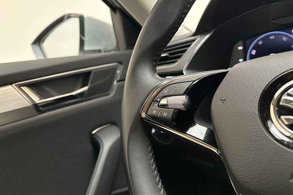 ŠKODA Superb (T718RK) met abonnement