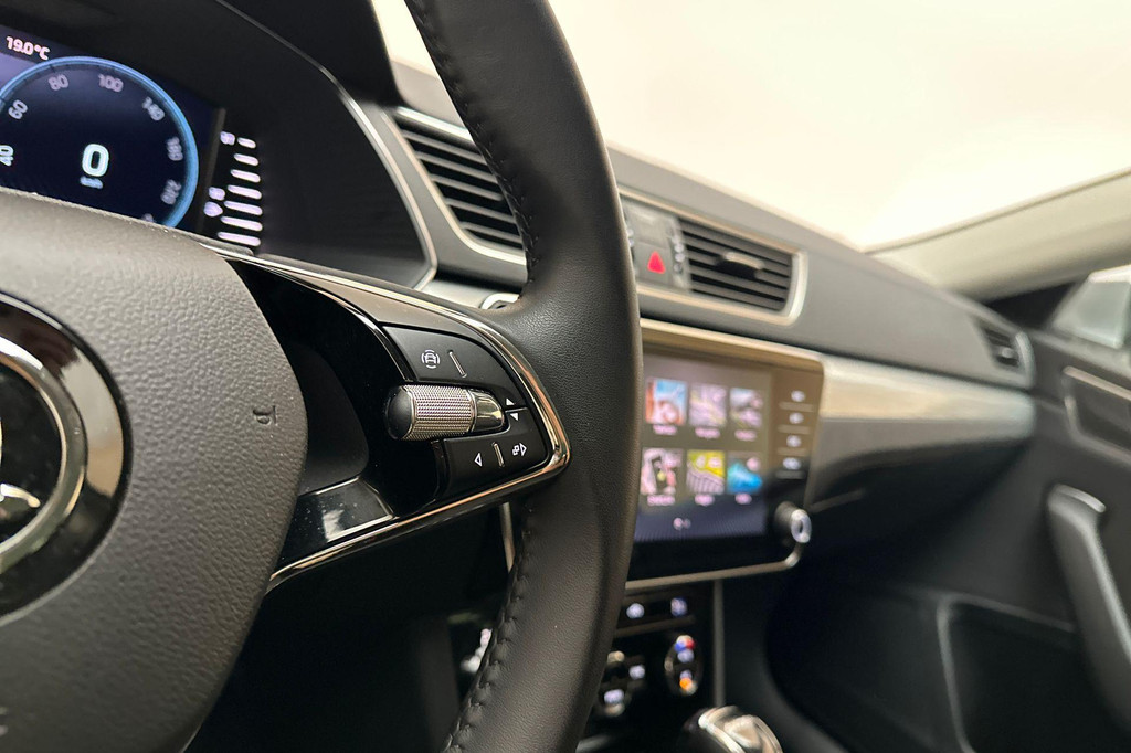 ŠKODA Superb (T718RK) met abonnement