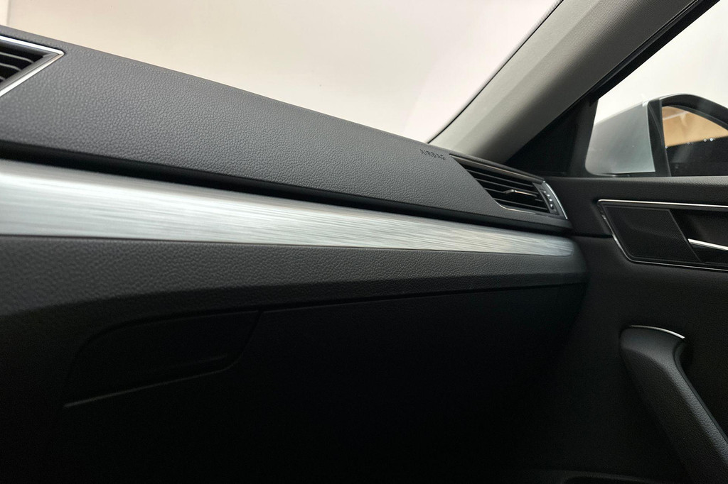 ŠKODA Superb (T718RK) met abonnement