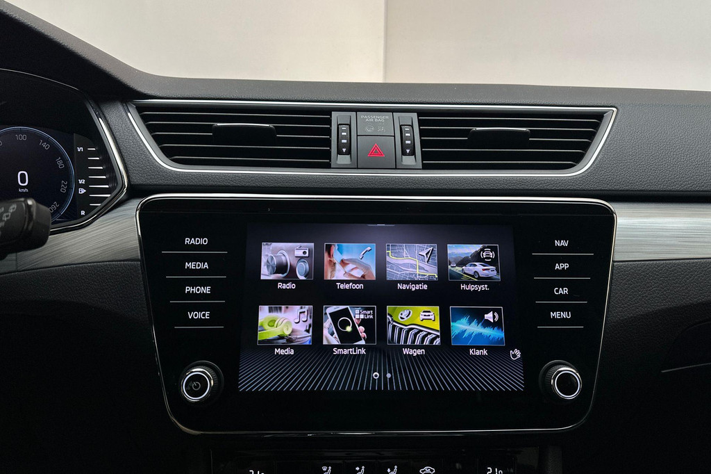 ŠKODA Superb (T718RK) met abonnement