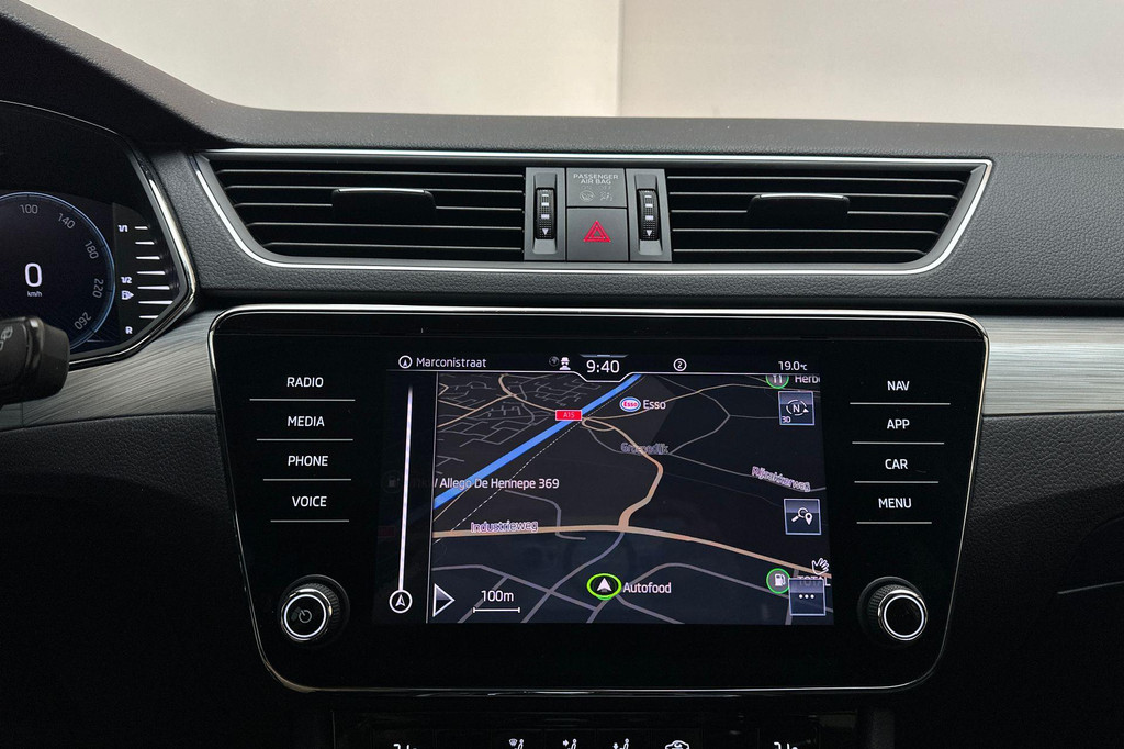 ŠKODA Superb (T718RK) met abonnement