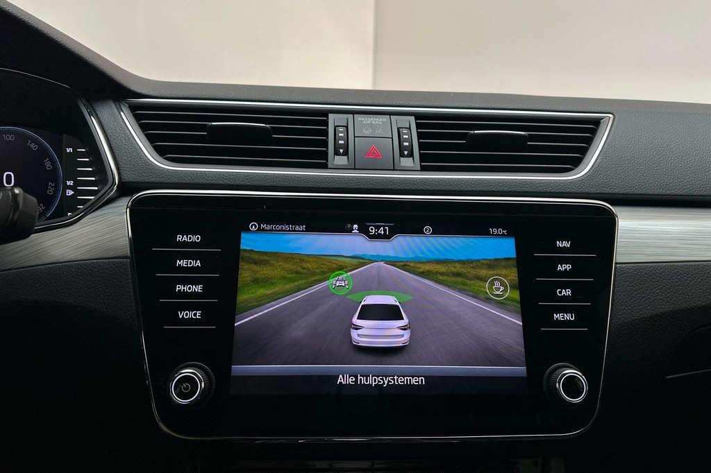 ŠKODA Superb (T718RK) met abonnement