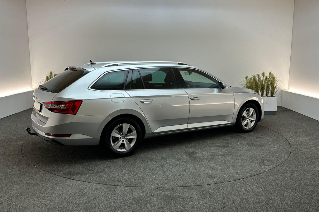 ŠKODA Superb (T718RK) met abonnement