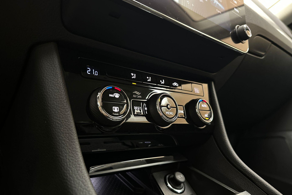 ŠKODA Superb (T718RK) met abonnement