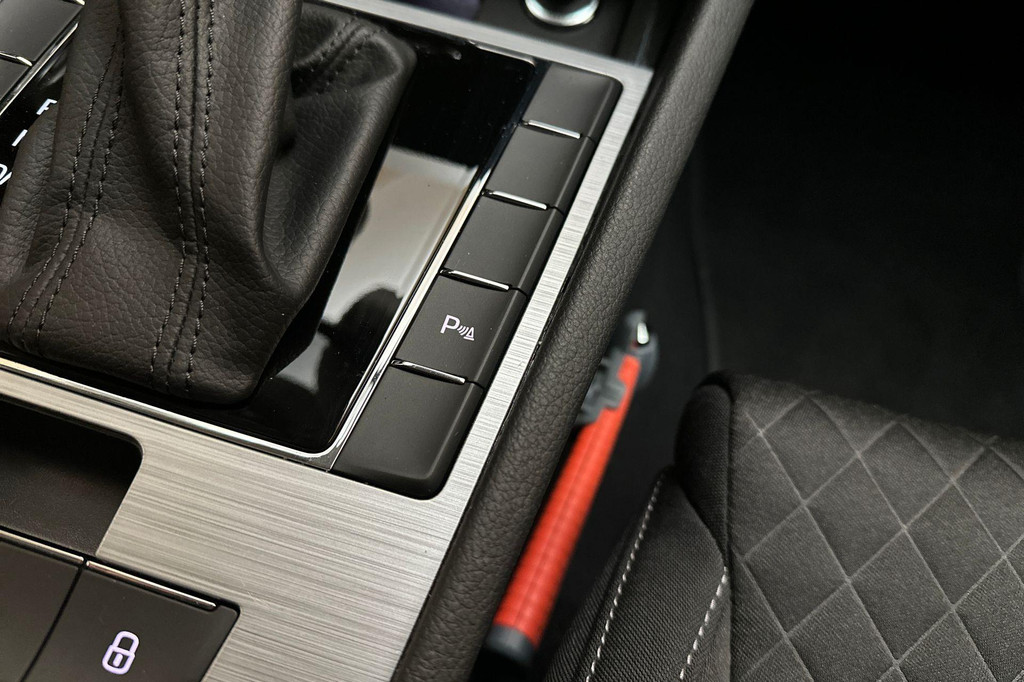 ŠKODA Superb (T718RK) met abonnement