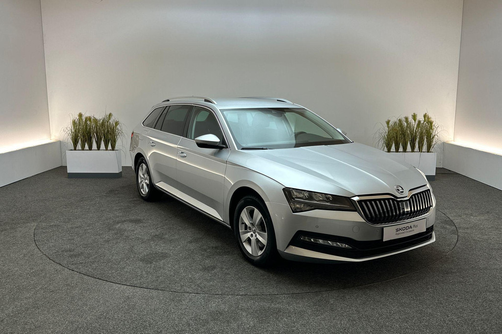 ŠKODA Superb (T718RK) met abonnement