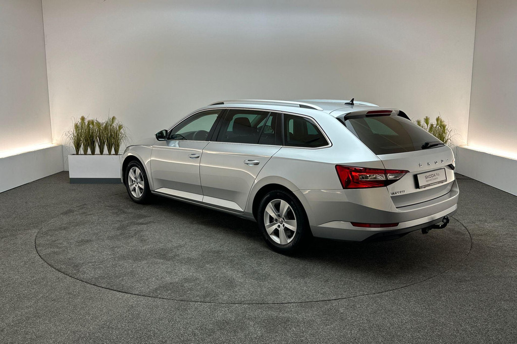 ŠKODA Superb (T718RK) met abonnement