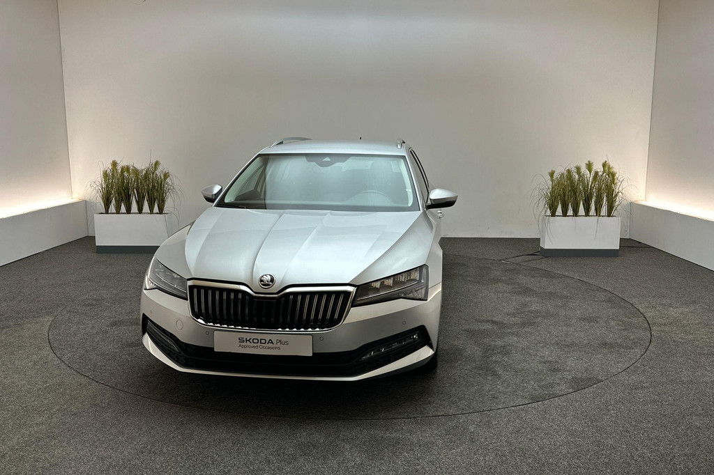 ŠKODA Superb (T718RK) met abonnement