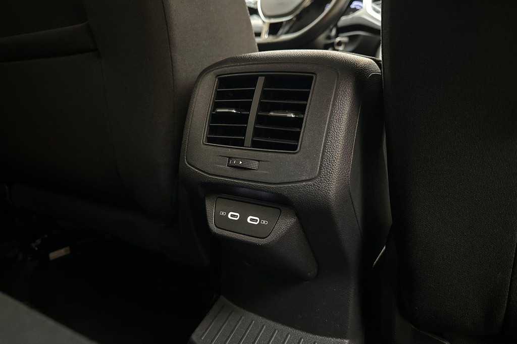 Volkswagen T-Roc (L235VR) met abonnement