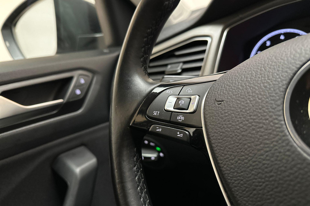 Volkswagen T-Roc (L235VR) met abonnement