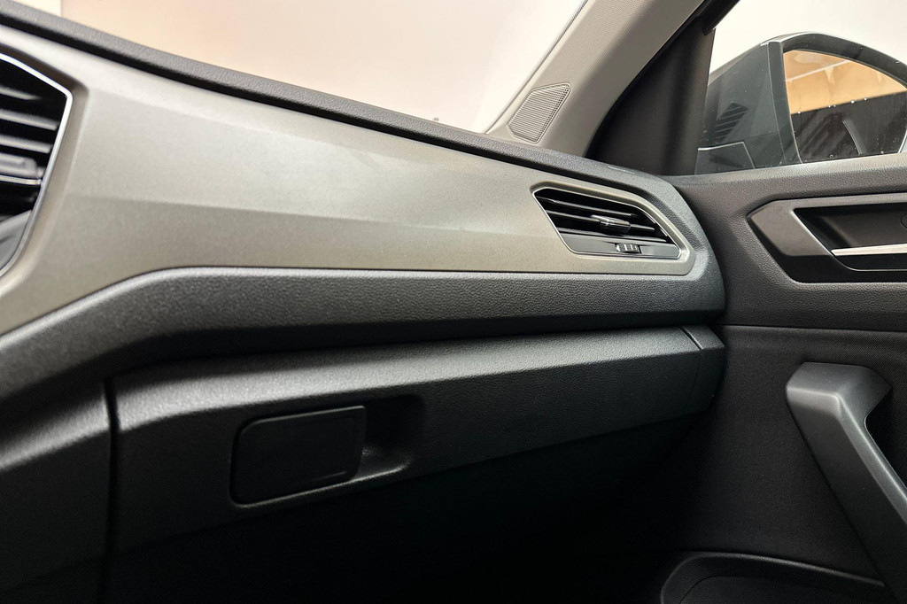 Volkswagen T-Roc (L235VR) met abonnement