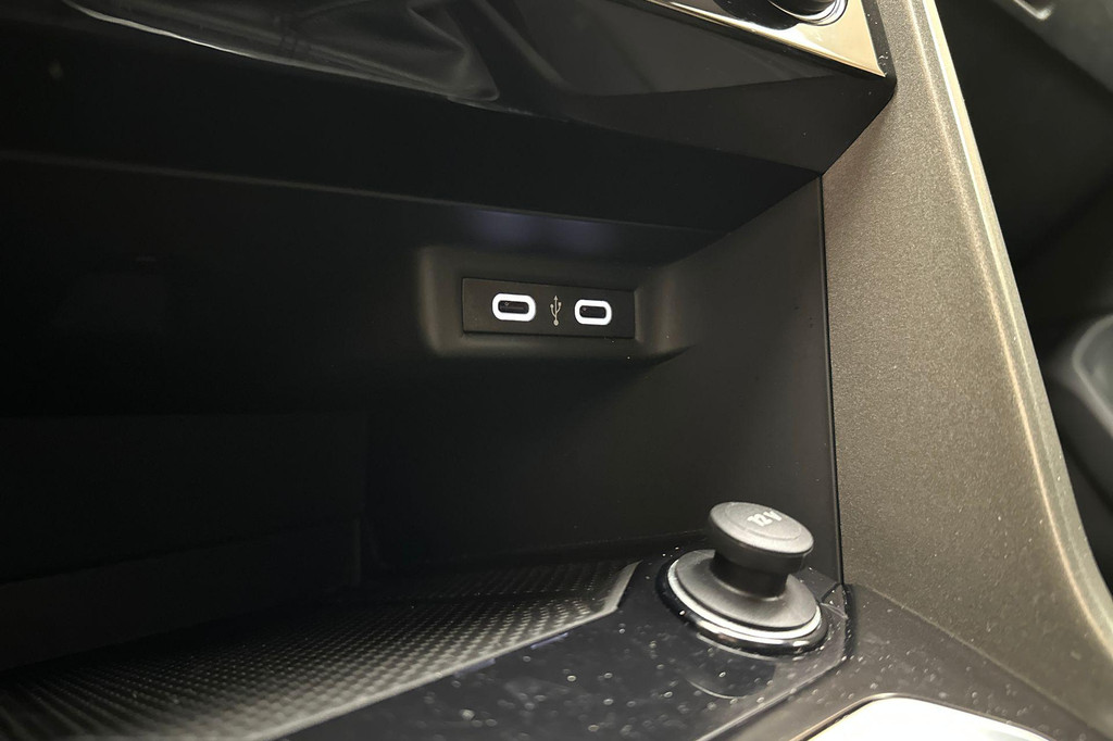 Volkswagen T-Roc (L235VR) met abonnement