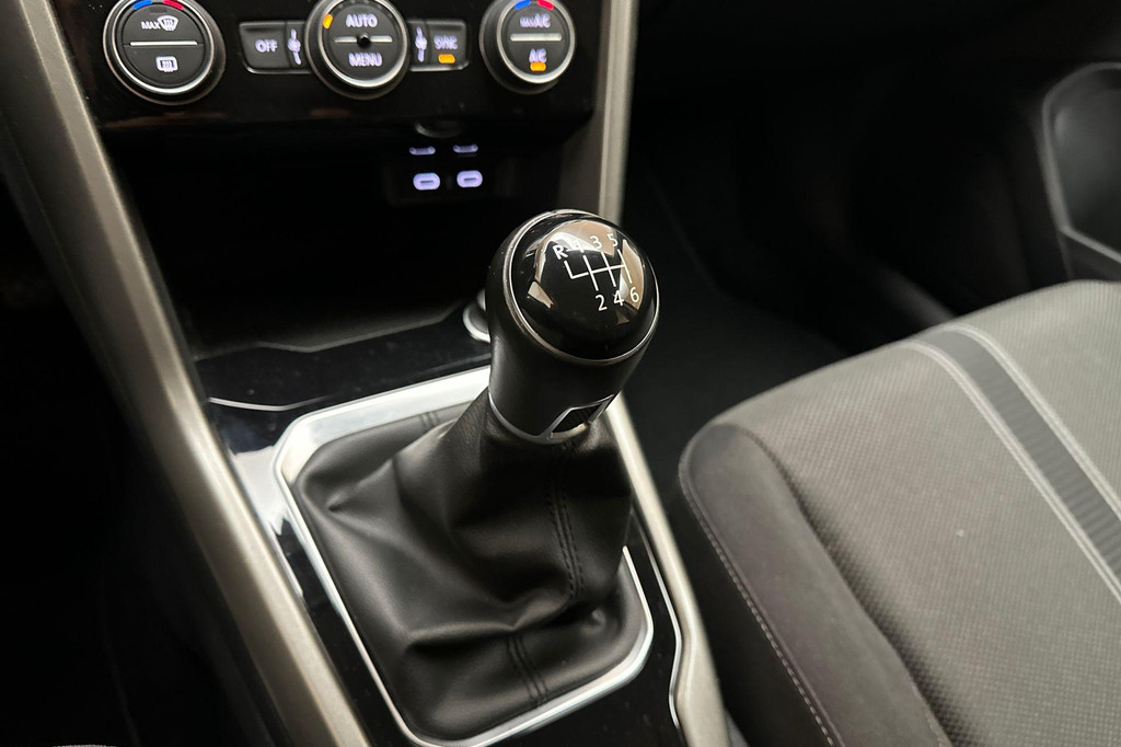 Volkswagen T-Roc (L235VR) met abonnement