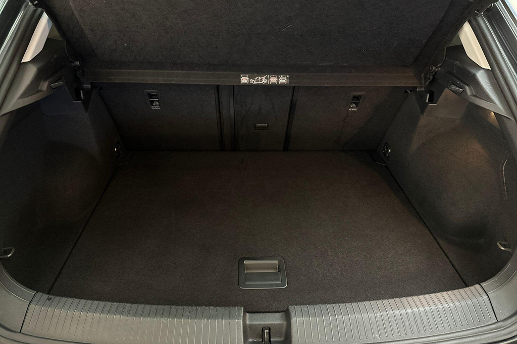 Volkswagen T-Roc (L235VR) met abonnement