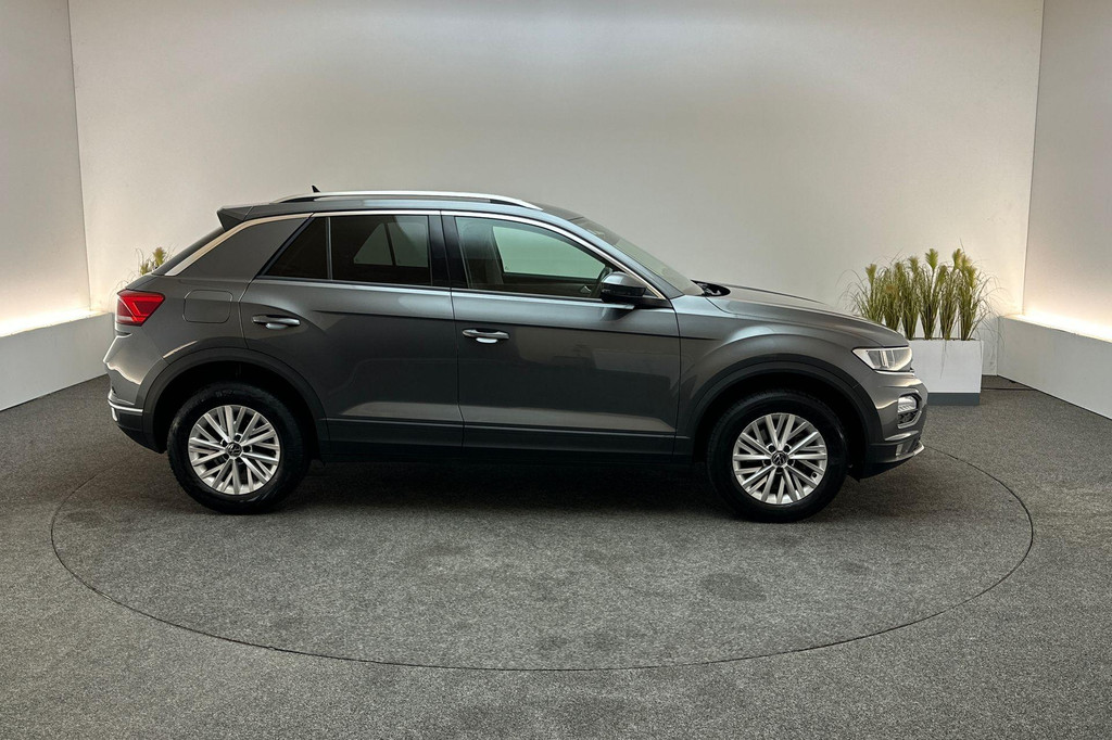 Volkswagen T-Roc (L235VR) met abonnement